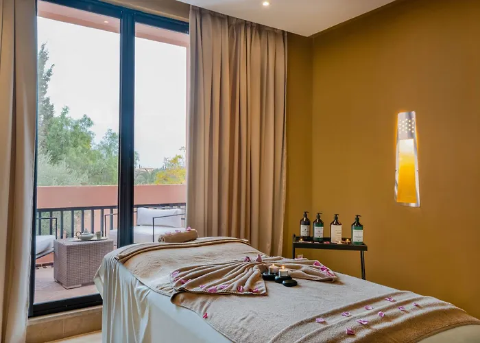 Al Maaden Villa Hotel & Spa